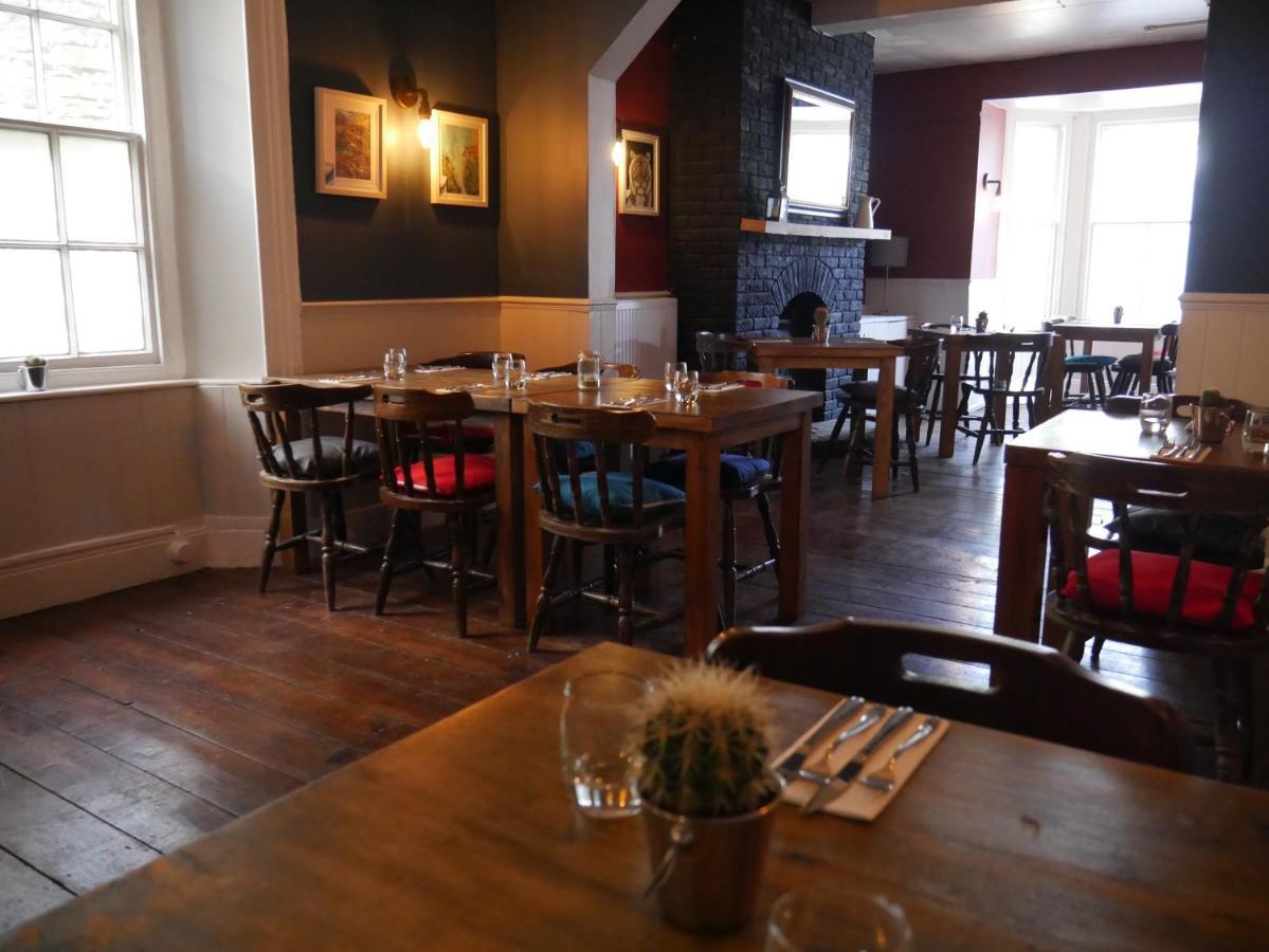 فندق The Fox And Hounds ويتيلبري المظهر الخارجي الصورة